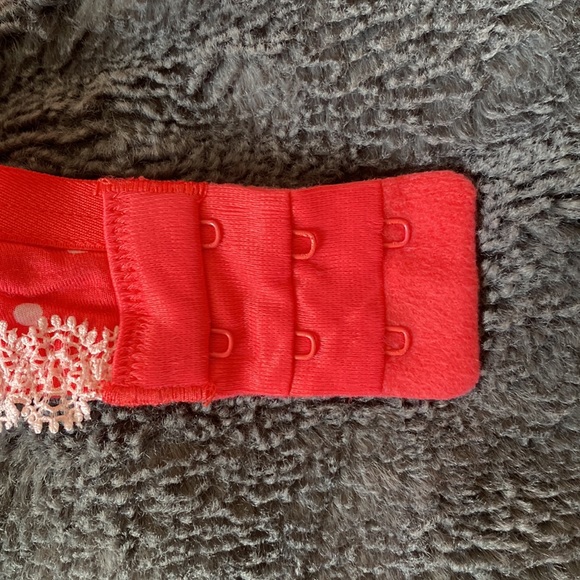 Victoria Secret Bra 36C - Picture 6 of 7